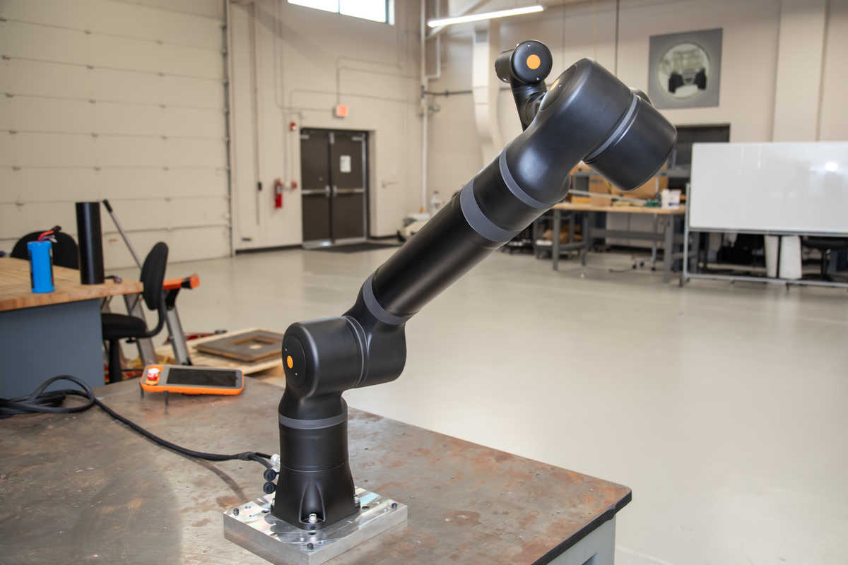 Robot arm in a SwRI lab