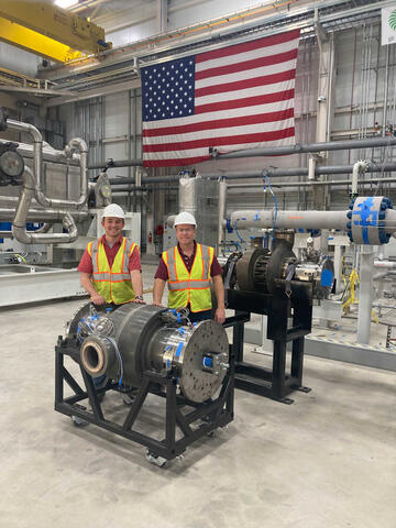 Portrait of John Klaerner and Dr. Jeff Moore with an sco2 turbine 