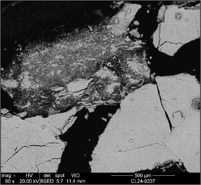 Corresponding SEM image of the same debris.